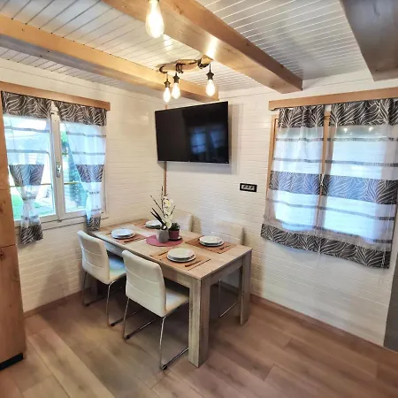 Ferienwohnung Cosy Retreat Catez Catez ob Savi Exterior foto